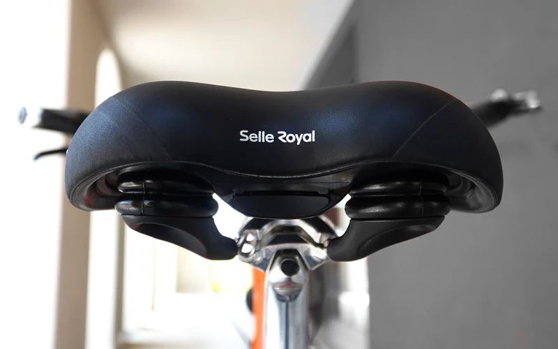 Sedlo gelové Selle Royal LOOKIN Stracciatella, Moderate, unisex