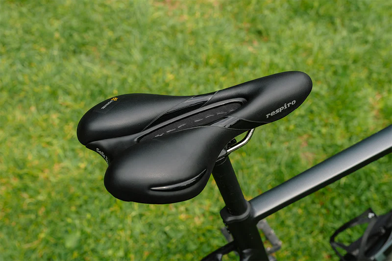 Sedlo gelové Selle Royal RESPIRO ATHLETIC Unisex černé, Stracciatella