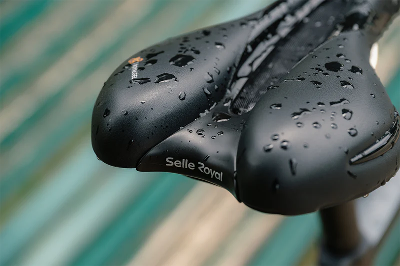 Sedlo gelové Selle Royal RESPIRO ATHLETIC Unisex černé, Stracciatella